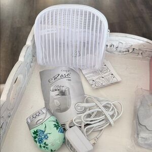 Floral Green Epilator with White Travel Pouch